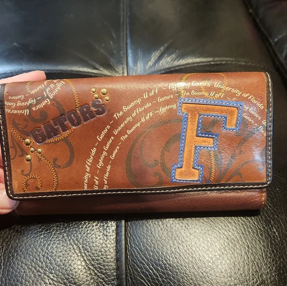 Florida Fighting Gators University of Florida ~The Swamp~ U of F Fossil wallet - Picture 1 of 12